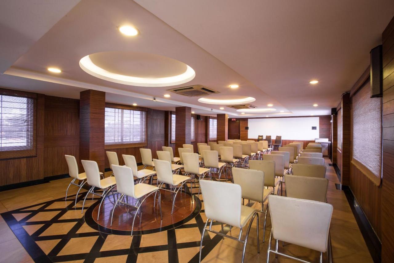 Hotel The Castello Residency Coimbatore Esterno foto